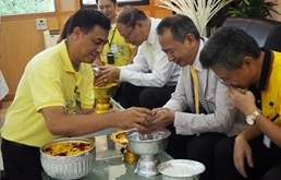 กลุ่มบริษัท BAFS Group ได้รดน้ำและเข้าขอพรเนื่องในวันสงกรานต์ ในกิจกรรม “สืบสานประเพณีปีใหม่ไทย 2562”